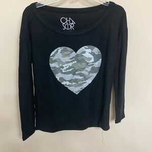 Chaser long sleeve, knit top with camo heart - size S